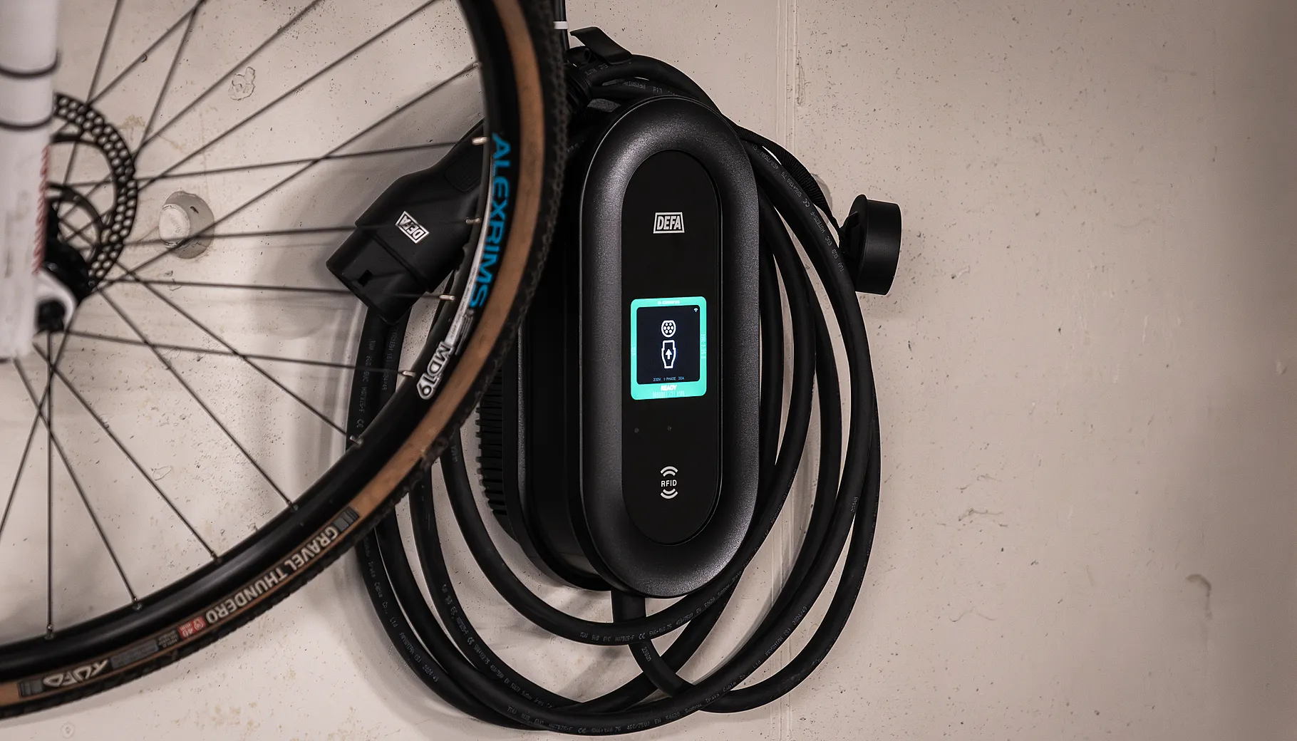 Sameiet Glomstuveien gikk for DEFA Power – en smart og brukervennlig elbillader fra Istad Kraft