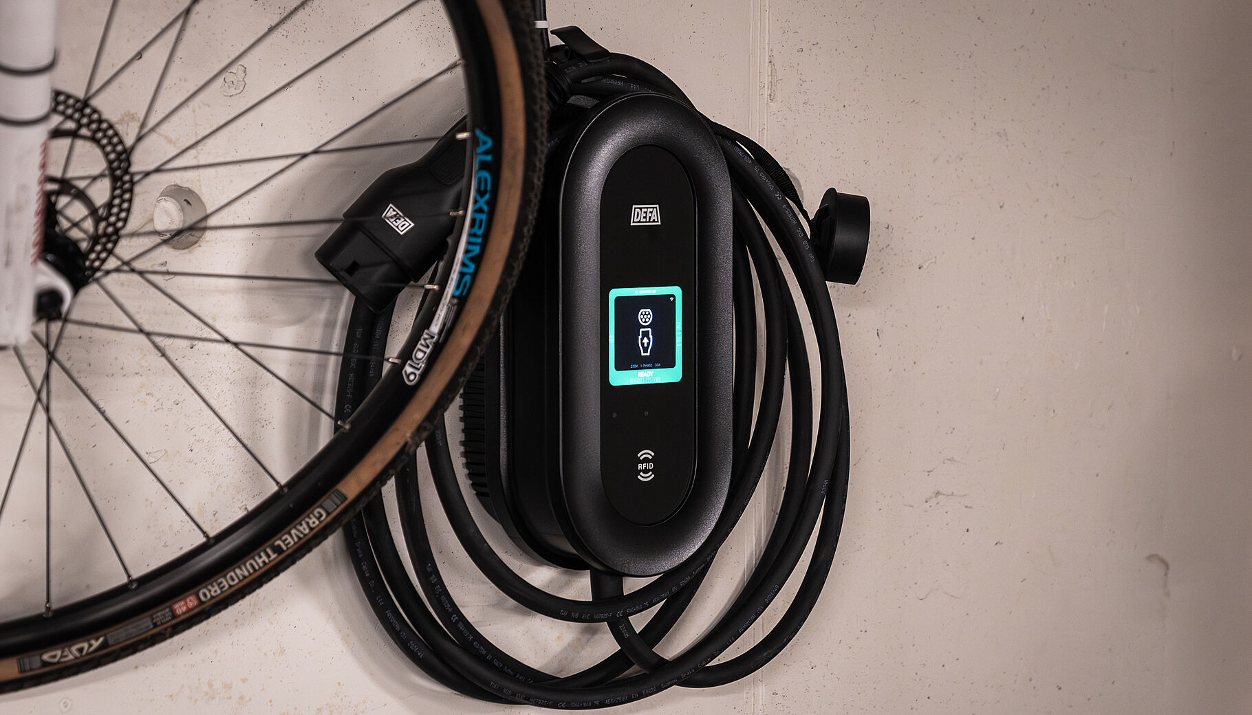 Sameiet Glomstuveien gikk for DEFA Power – en smart og brukervennlig elbillader fra Istad Kraft