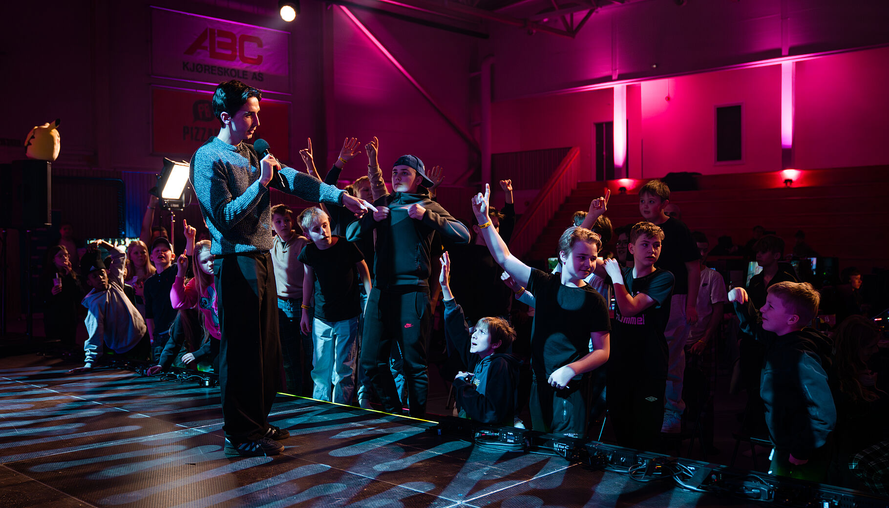 Oliver Bergset lagde god stemning på IstadLAN 2025
Foto: Istad Kraft