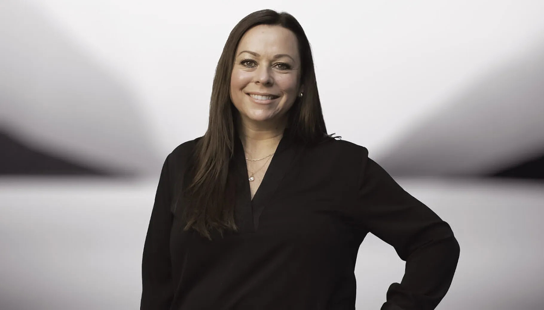 Marketingsjef Maria Gulla i Istad Kraft er godt fornøyd med den nye merkevareidentiteten