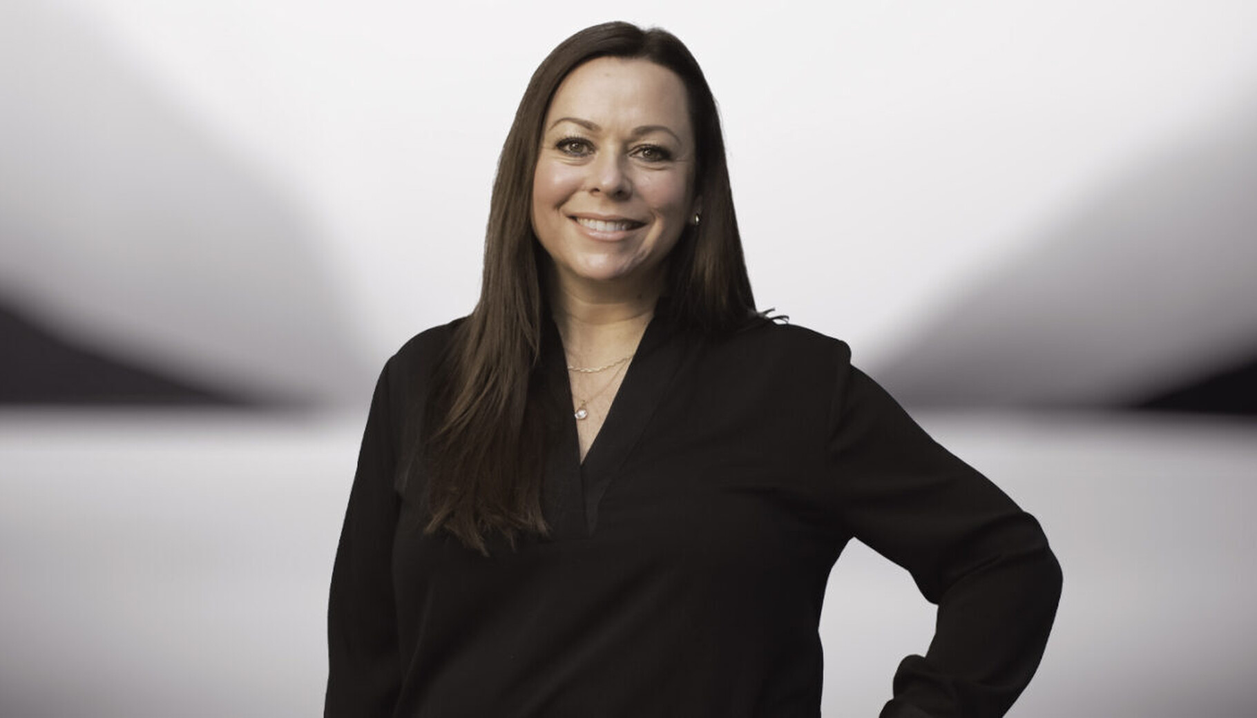 Marketingsjef Maria Gulla i Istad Kraft er godt fornøyd med den nye merkevareidentiteten