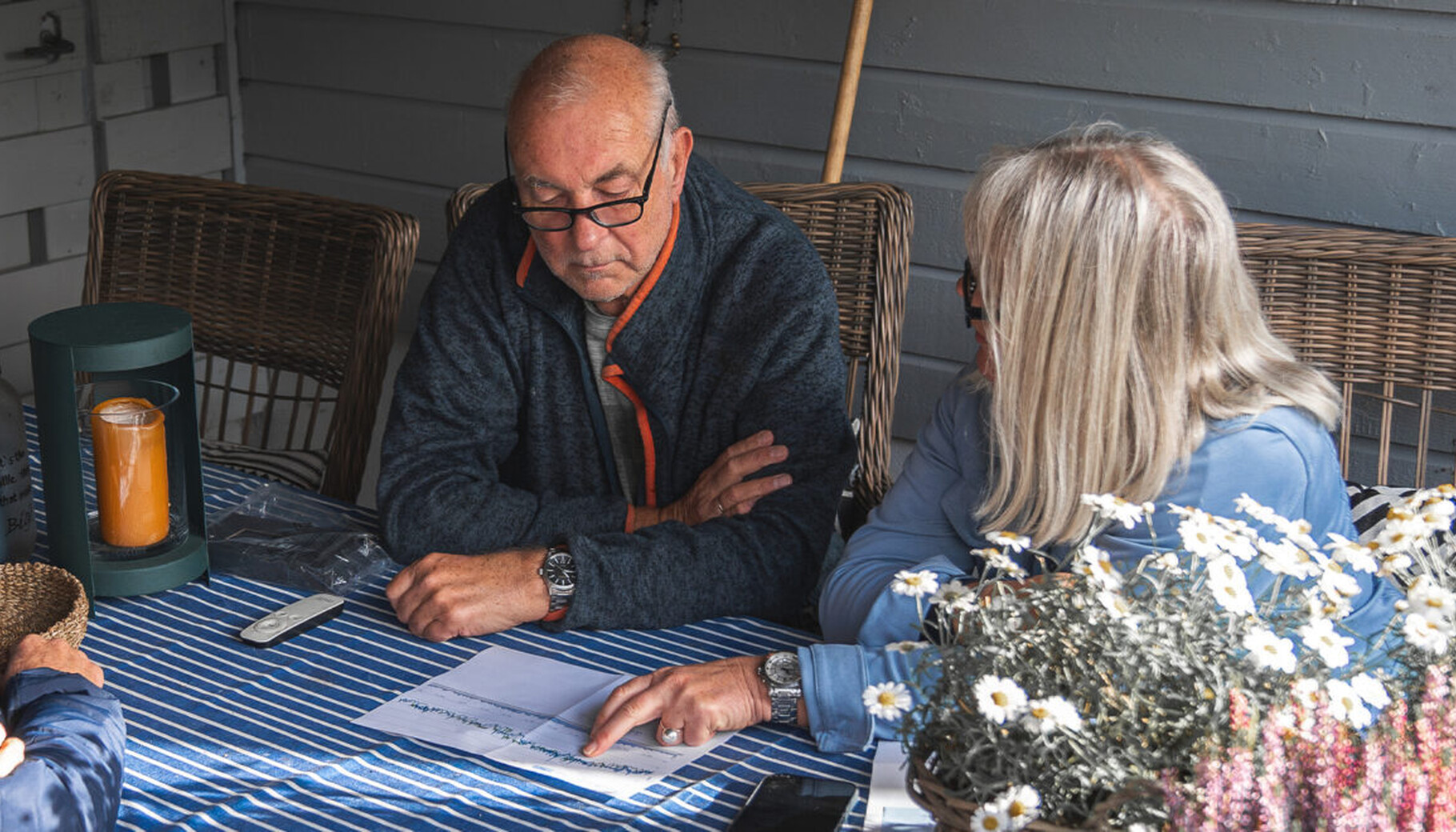 Anne fra Istad Kraft og Thore går gjennom forbrukshistorikken.